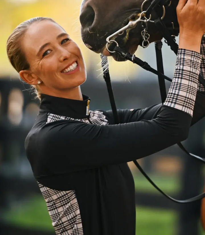 NovellaBaker#color_ black