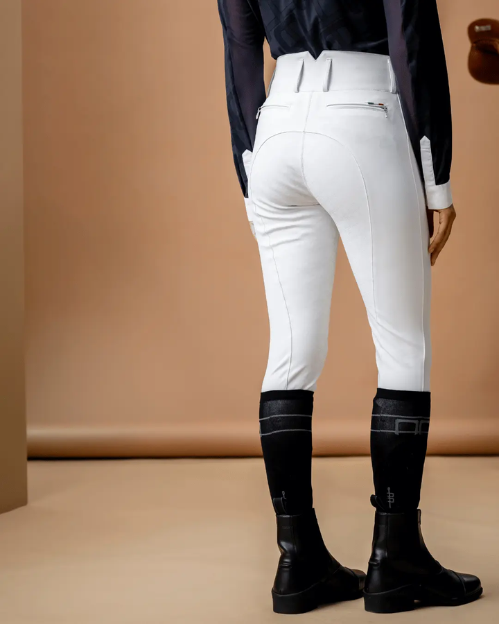 AAAllora#color_white