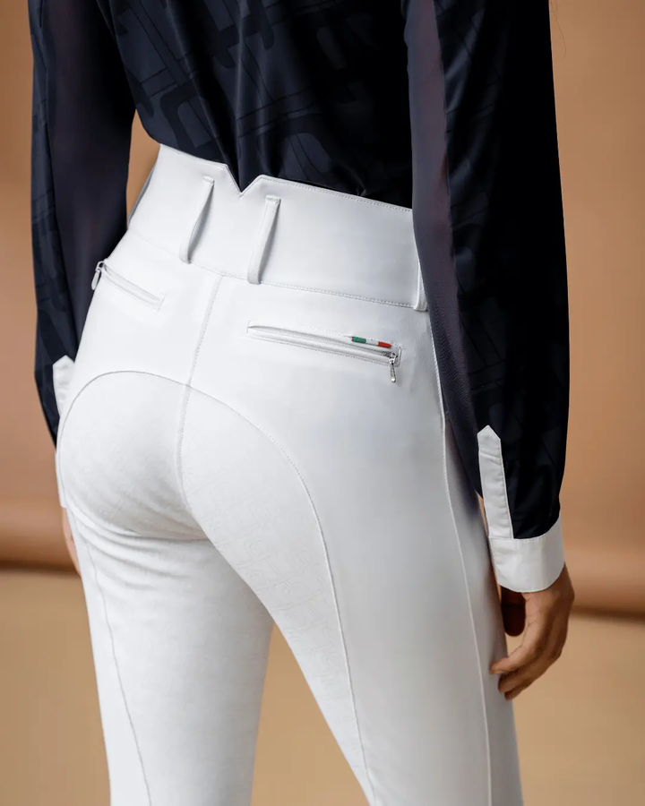 AAAllora#color_white