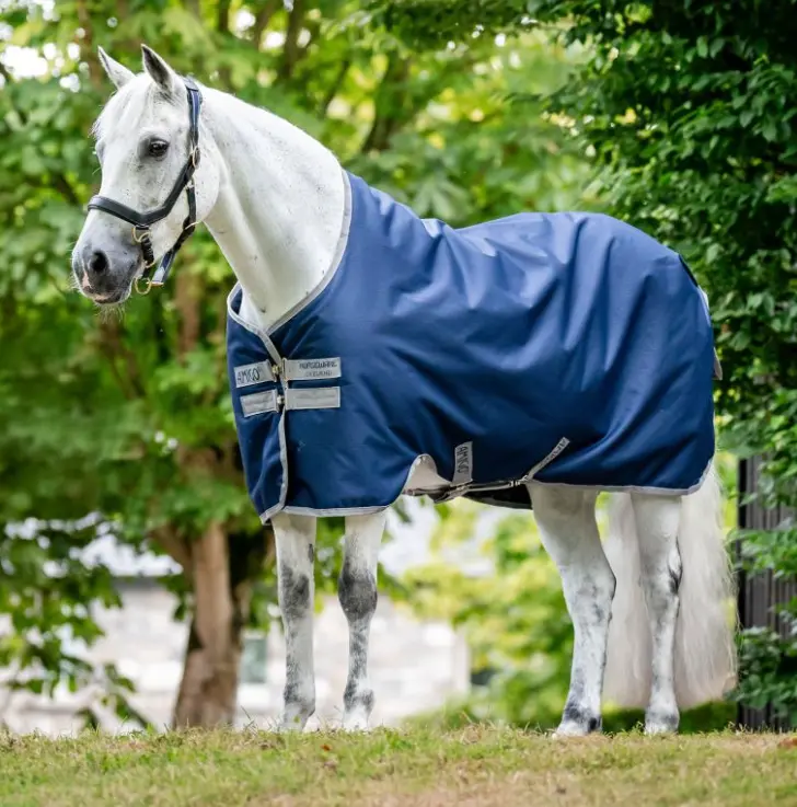 Amigo Fleece Lined 900D Rip Stop Turnout - 50g fill Horseware