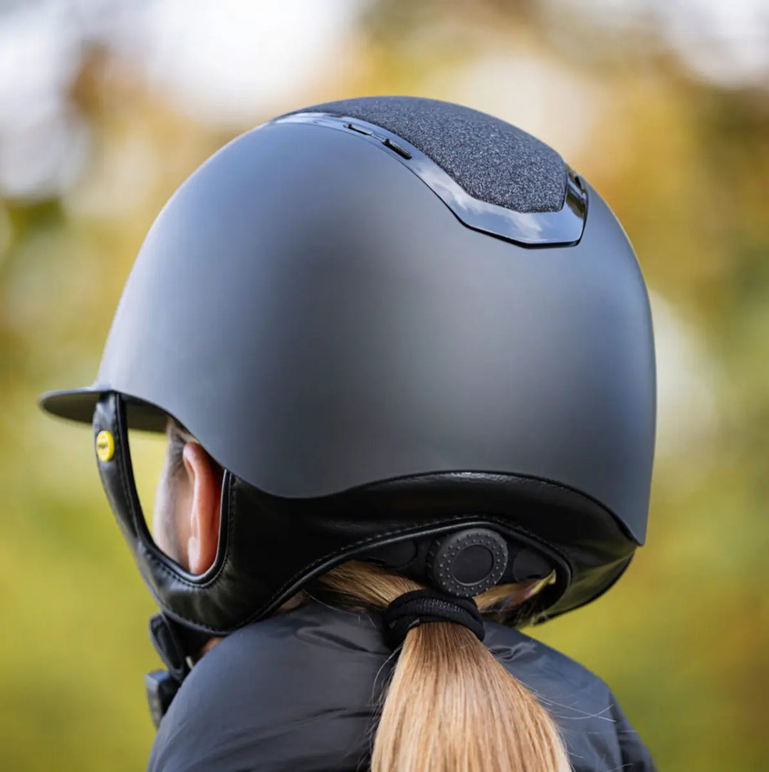 Back on Track |Trauma Void Caracas Matte Riding Helmet with MIPS Back on Track