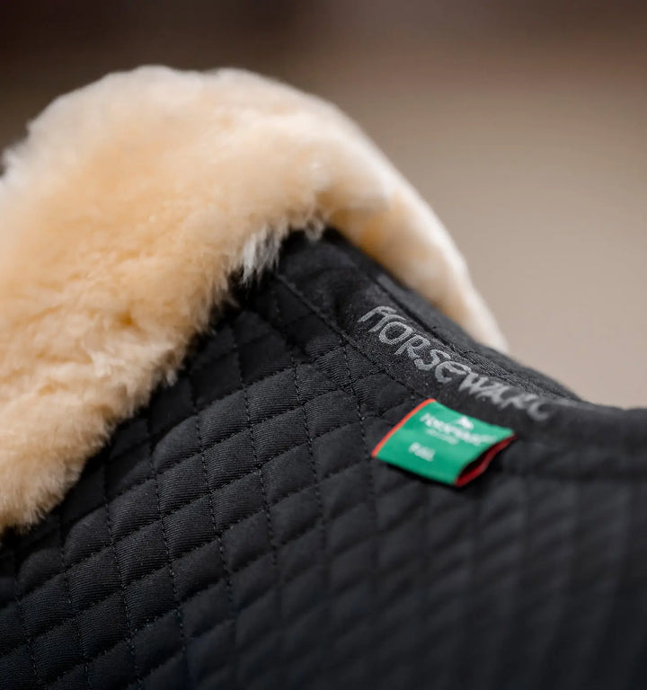 Horseware Sheepskin Halfpad - neck closeup