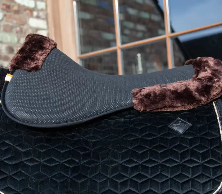 Kentucky Sheepskin Half Pad Anatomic Absorb Kentucky Horsewear # color_black-brown