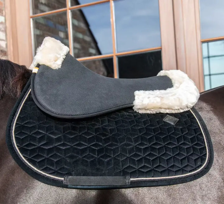 Kentucky Sheepskin Half Pad Anatomic Absorb Kentucky Horsewear # color_black-natural