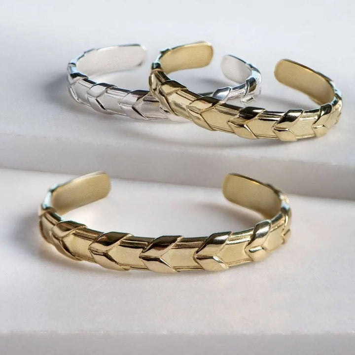 Lexington Laced Rein Cuff URBAN-EQUESTRIAN