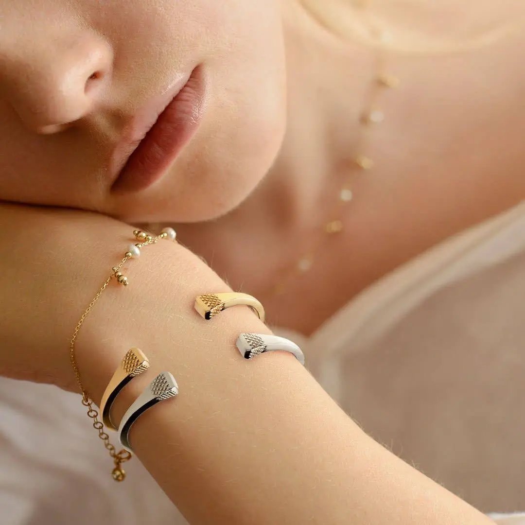 Lucky Nail - Blacksmith Horseshoe Cuff Bracelet in Gold URBAN-EQUESTRIAN