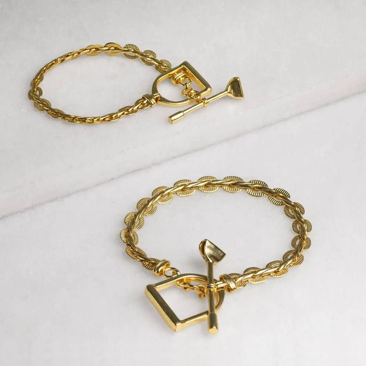 Portia T-Bar No Tarnish Horseshoe Bracelet in Gold URBAN-EQUESTRIAN