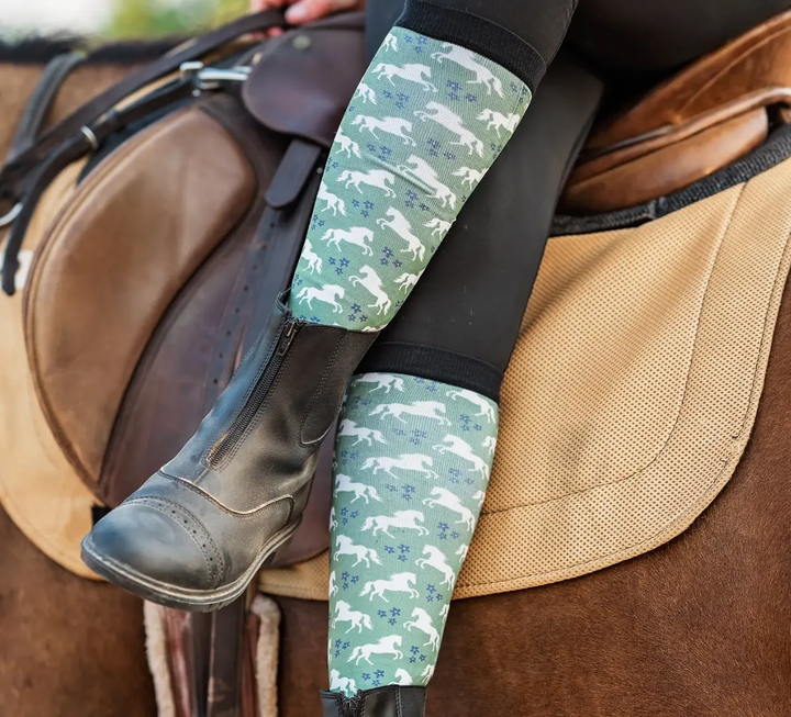 redbarn#color_gallop-in-bloom