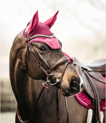 Fly Veil Bonnet Wellington Velvet Collection#color_fuschia