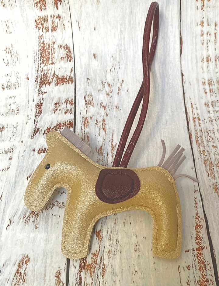 Pony Charm Gold 