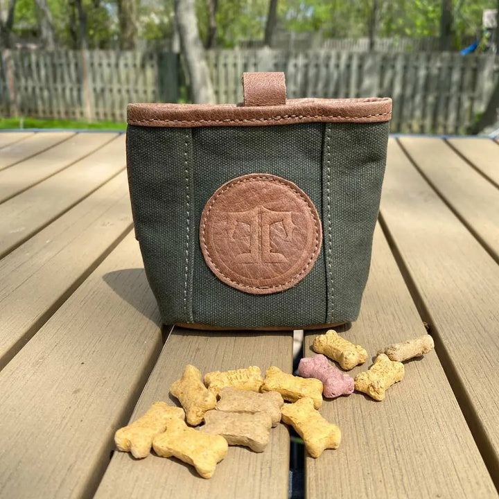 Tucker Tweed Equestrian Clip On Treat Pouch Tucker Tweed