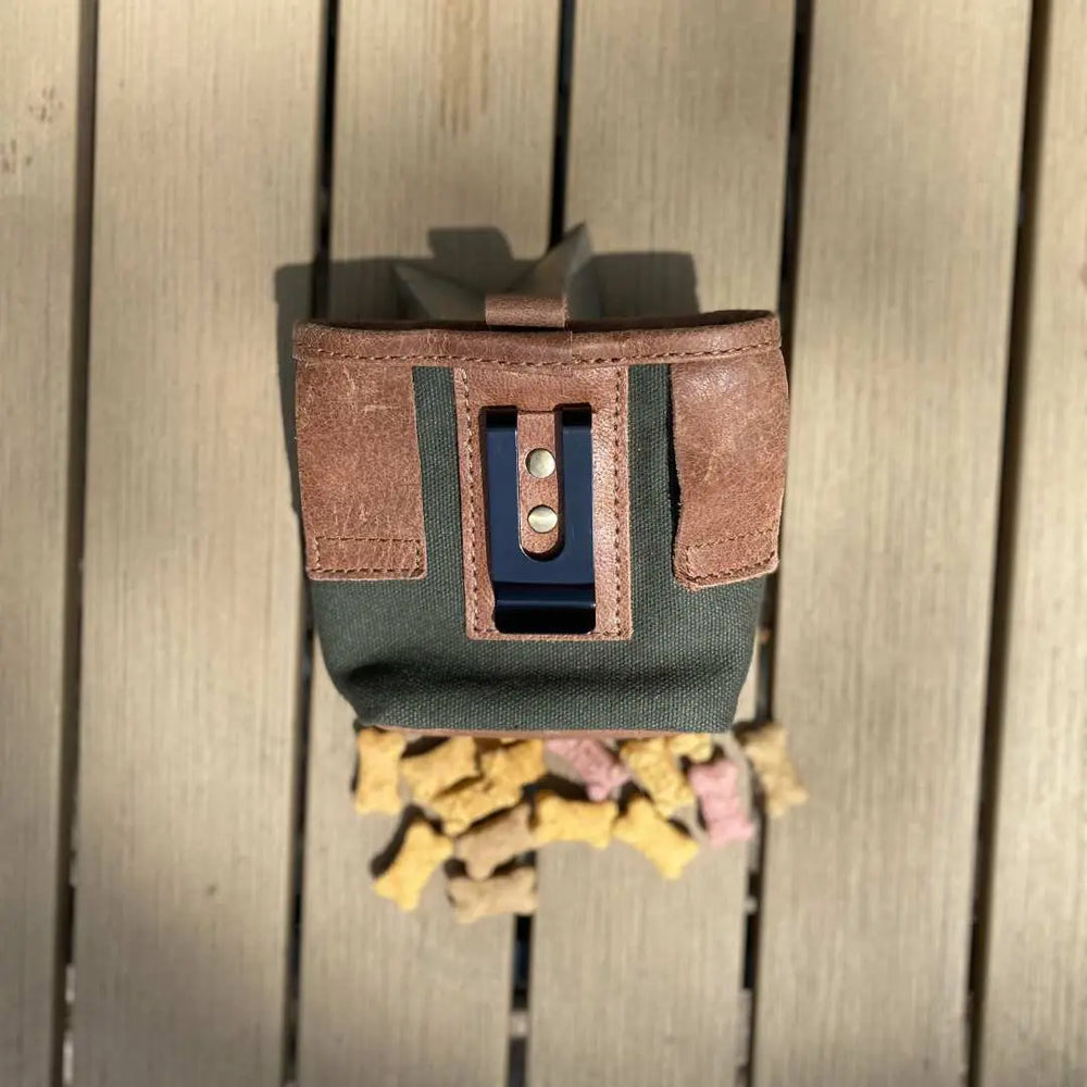 Tucker Tweed Equestrian Clip On Treat Pouch Tucker Tweed