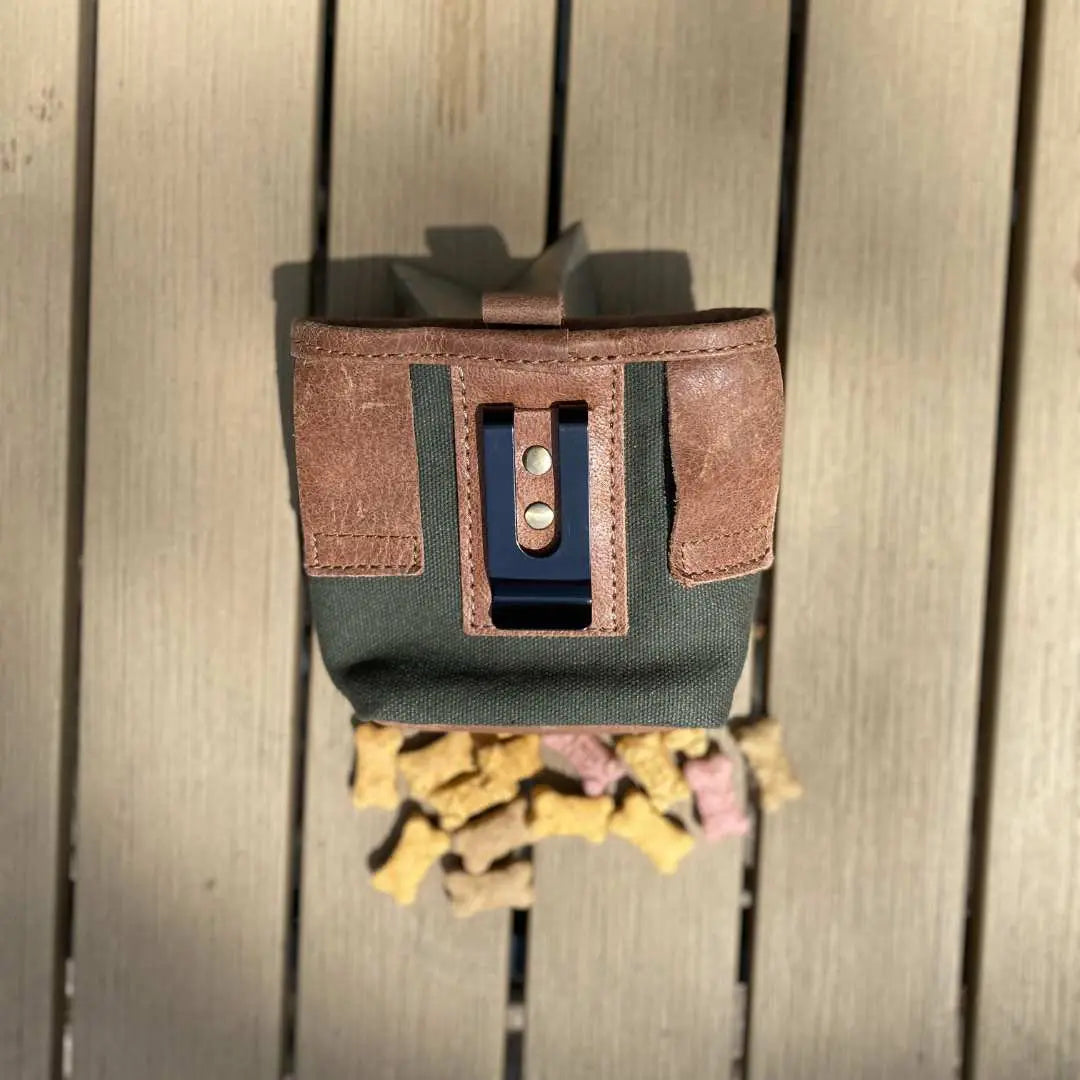 Tucker Tweed Equestrian Clip On Treat Pouch Tucker Tweed
